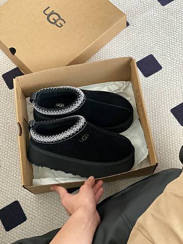 Picture of UGG Shoes Women _SKUfw145790824fw
